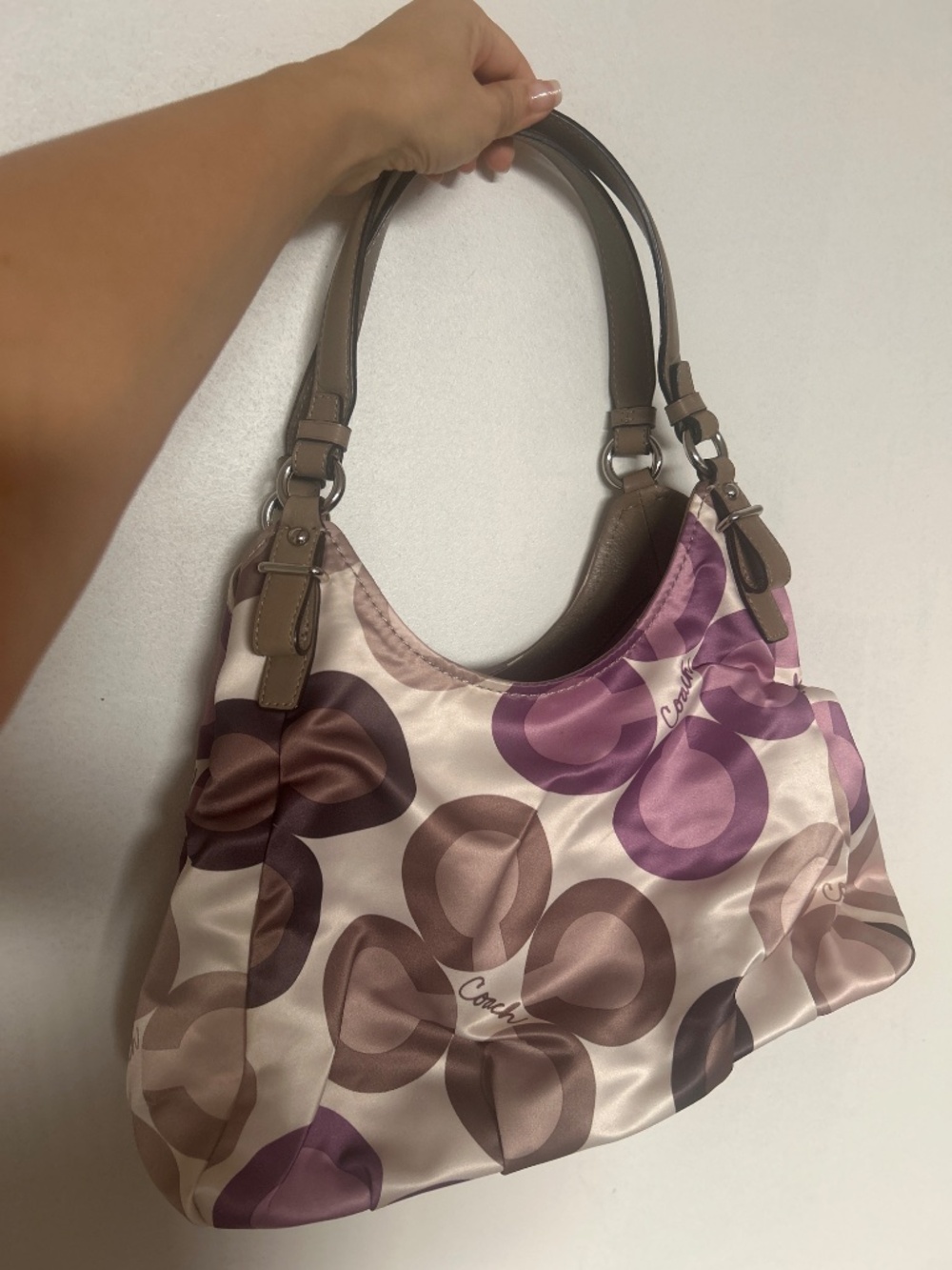 Coach- Cream Handbag - Picture 4 of 4